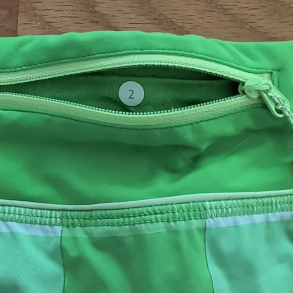 Lululemon Frond Green Gingham Speed Shorts 2 - Picture 6 of 7